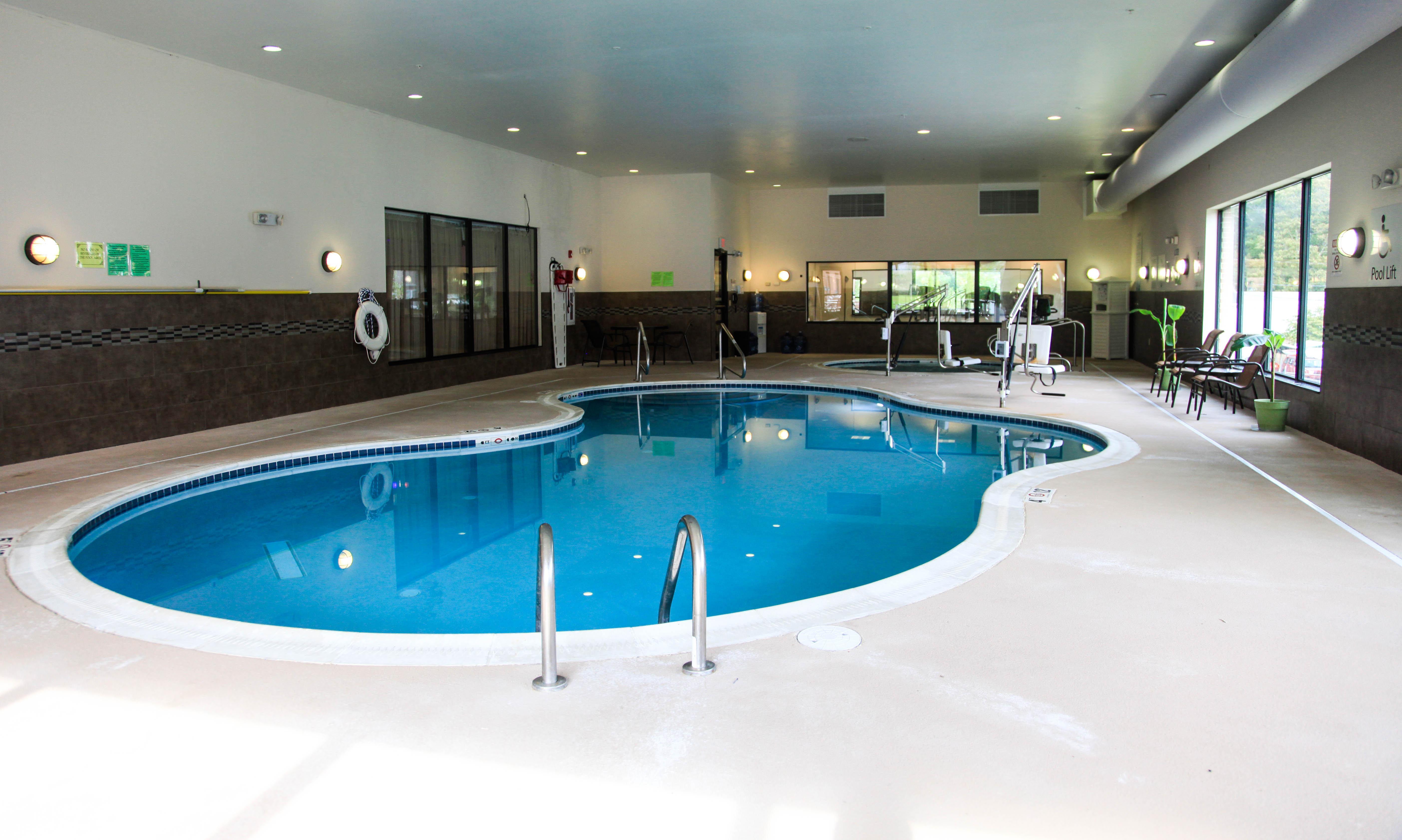 Holiday Inn Express & Suites Cumberland - La Vale By Ihg Exteriör bild