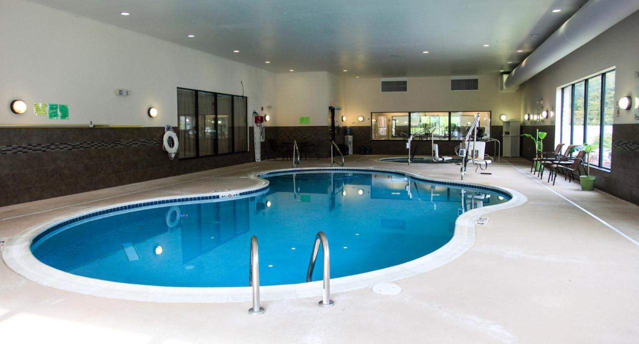 Holiday Inn Express & Suites Cumberland - La Vale By Ihg Exteriör bild